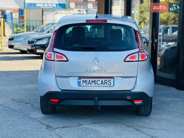 Рено Сценик 2009 в Харькове на Automoto.ua Серый Рено Сценик, объемом двигателя 1.6 л и пробегом 203 тыс. км за 7999 $, фото 13 на Automoto.ua