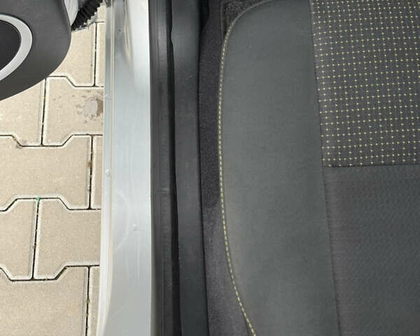 Серый Рено Сценик, объемом двигателя 1.6 л и пробегом 196 тыс. км за 6700 $, фото 78 на Automoto.ua