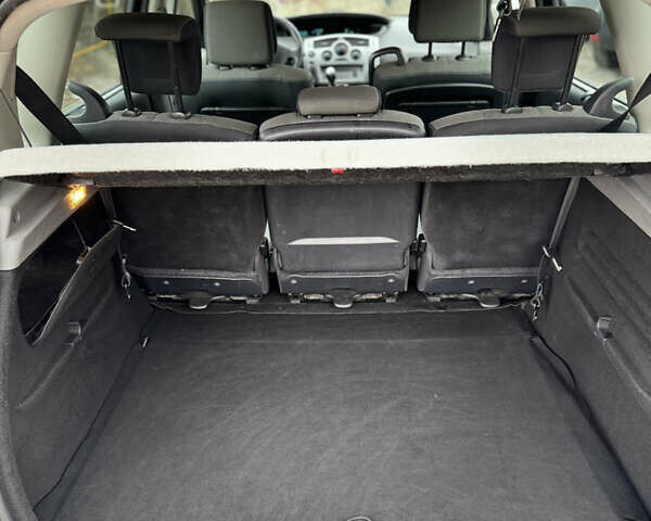 Рено Сценік 2009 у Луцьку на Automoto.ua Сірий Рено Сценік, об'ємом двигуна 1.6 л та пробігом 210 тис. км за 5400 $, фото 9 на Automoto.ua