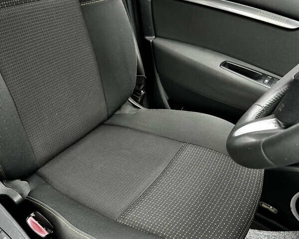 Серый Рено Сценик, объемом двигателя 2 л и пробегом 272 тыс. км за 6800 $, фото 24 на Automoto.ua