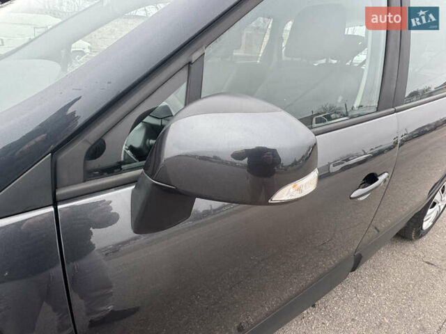 Серый Рено Сценик, объемом двигателя 1.6 л и пробегом 218 тыс. км за 7800 $, фото 24 на Automoto.ua
