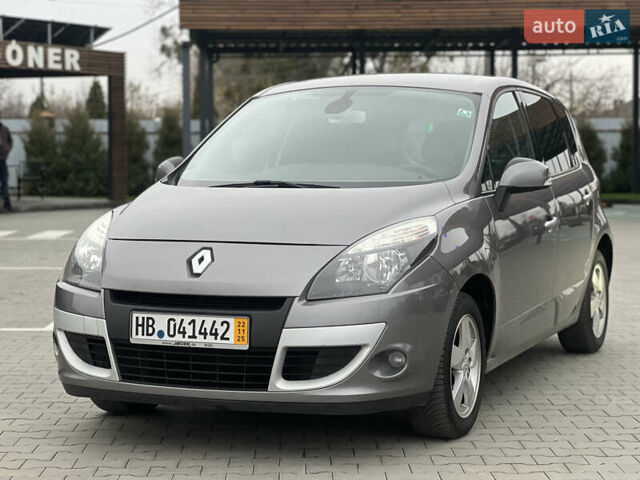 Сірий Рено Сценік, об'ємом двигуна 1.6 л та пробігом 176 тис. км за 7700 $, фото 1 на Automoto.ua