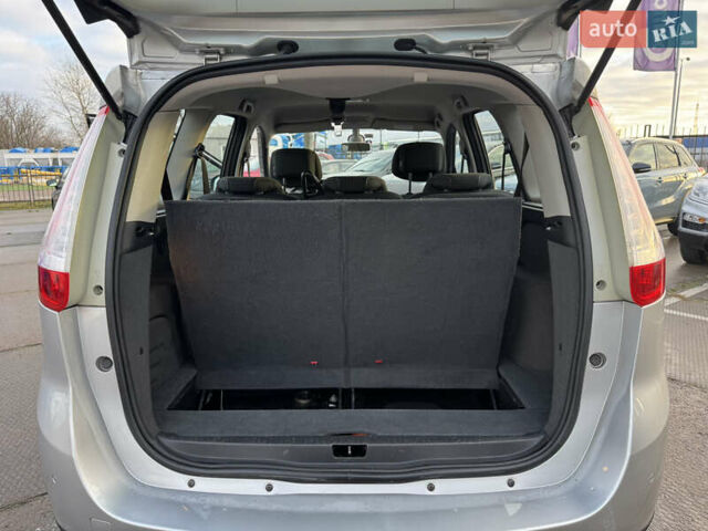 Сірий Рено Сценік, об'ємом двигуна 1.4 л та пробігом 176 тис. км за 7300 $, фото 18 на Automoto.ua