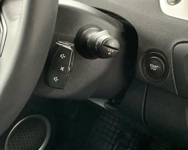 Серый Рено Сценик, объемом двигателя 1.6 л и пробегом 214 тыс. км за 7350 $, фото 54 на Automoto.ua