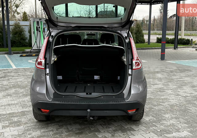 Сірий Рено Сценік, об'ємом двигуна 1.6 л та пробігом 176 тис. км за 7250 $, фото 5 на Automoto.ua