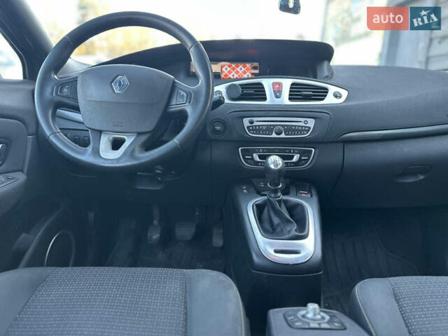 Серый Рено Сценик, объемом двигателя 1.46 л и пробегом 265 тыс. км за 4950 $, фото 9 на Automoto.ua