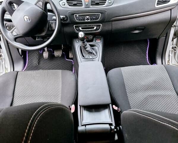 Серый Рено Сценик, объемом двигателя 1.46 л и пробегом 290 тыс. км за 6300 $, фото 4 на Automoto.ua