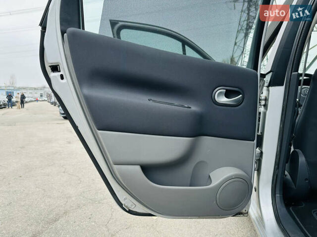 Серый Рено Сценик, объемом двигателя 1.6 л и пробегом 540 тыс. км за 6900 $, фото 17 на Automoto.ua