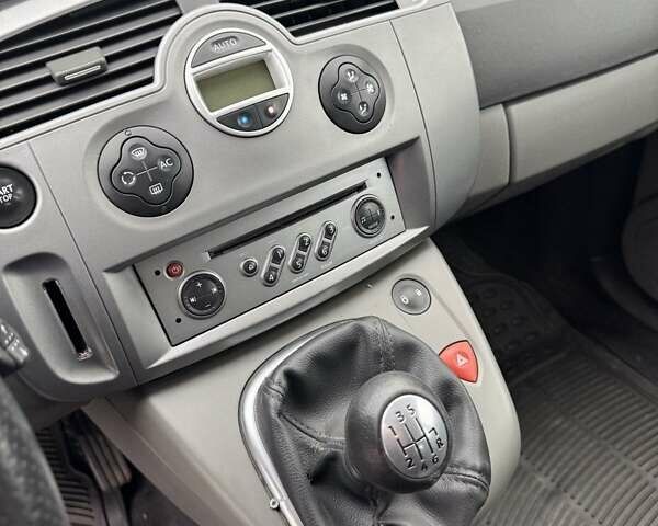 Серый Рено Сценик, объемом двигателя 2 л и пробегом 216 тыс. км за 5000 $, фото 10 на Automoto.ua