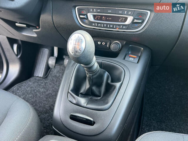 Сірий Рено Сценік, об'ємом двигуна 1.6 л та пробігом 237 тис. км за 7650 $, фото 36 на Automoto.ua