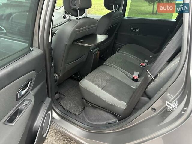 Серый Рено Сценик, объемом двигателя 1.6 л и пробегом 202 тыс. км за 8300 $, фото 27 на Automoto.ua