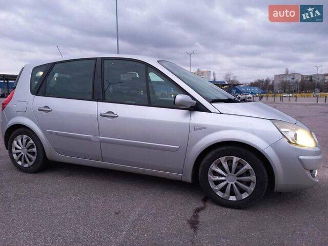 Серый Рено Сценик, объемом двигателя 2 л и пробегом 220 тыс. км за 6400 $, фото 1 на Automoto.ua