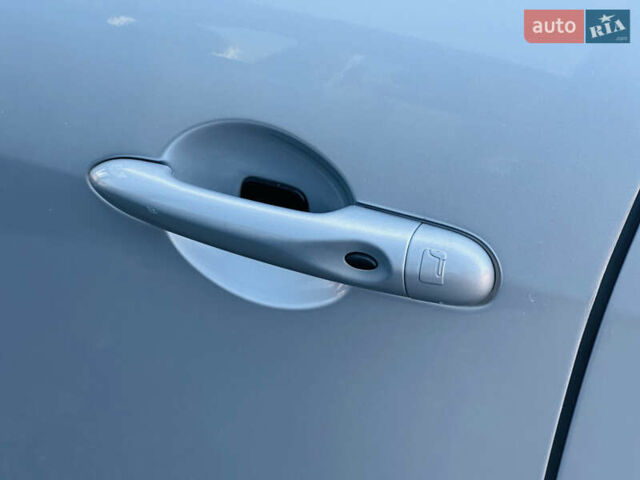 Рено Сценик 2009 в Харькове на Automoto.ua Серый Рено Сценик, объемом двигателя 1.6 л и пробегом 203 тыс. км за 7999 $, фото 7 на Automoto.ua