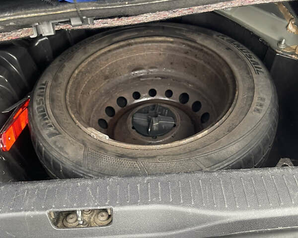 Рено Сценік 2010 у Харкові на Automoto.ua Сірий Рено Сценік, об'ємом двигуна 1.5 л та пробігом 280 тис. км за 6300 $, фото 15 на Automoto.ua