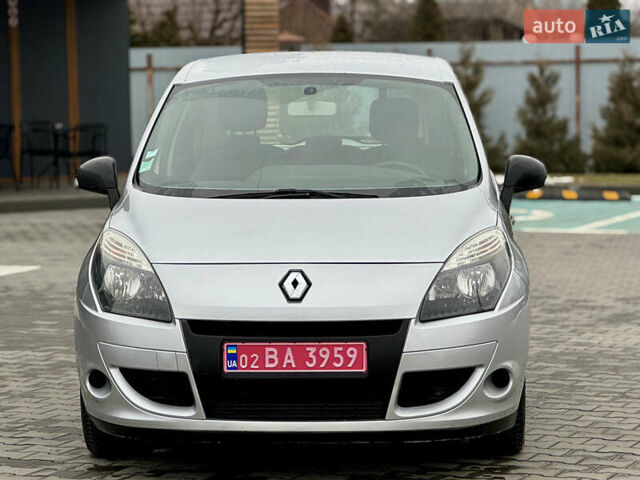 Серый Рено Сценик, объемом двигателя 1.5 л и пробегом 218 тыс. км за 6550 $, фото 5 на Automoto.ua