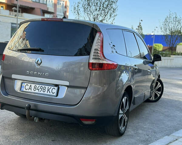 Сірий Рено Сценік, об'ємом двигуна 1.46 л та пробігом 351 тис. км за 7199 $, фото 8 на Automoto.ua
