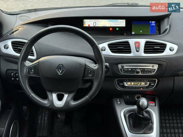 Серый Рено Сценик, объемом двигателя 1.5 л и пробегом 239 тыс. км за 6850 $, фото 19 на Automoto.ua