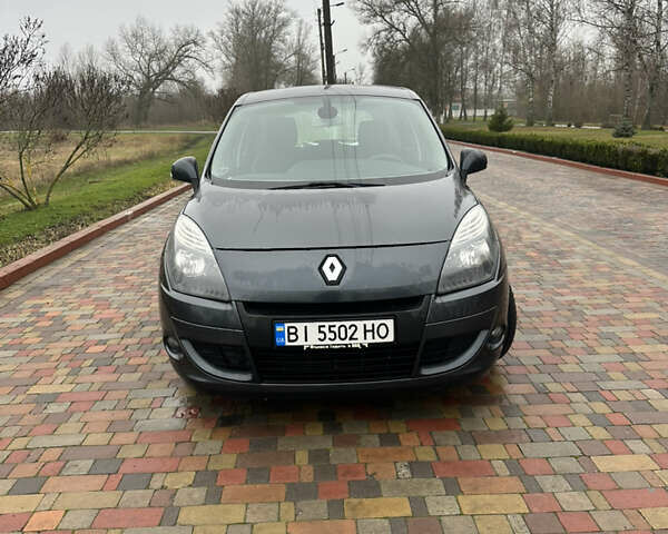 Сірий Рено Сценік, об'ємом двигуна 1.5 л та пробігом 263 тис. км за 6900 $, фото 1 на Automoto.ua