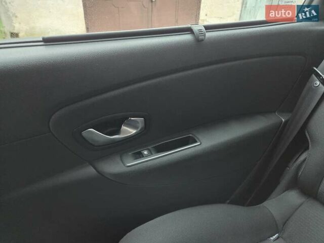 Серый Рено Сценик, объемом двигателя 1.5 л и пробегом 145 тыс. км за 8100 $, фото 16 на Automoto.ua