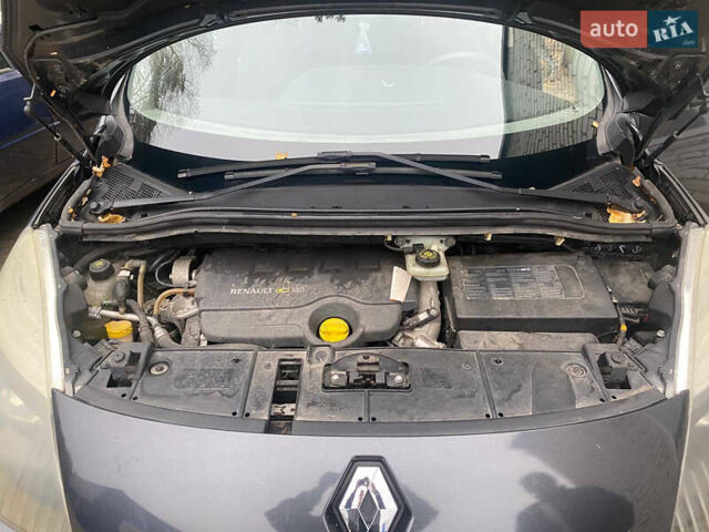 Сірий Рено Сценік, об'ємом двигуна 1.9 л та пробігом 184 тис. км за 7800 $, фото 8 на Automoto.ua