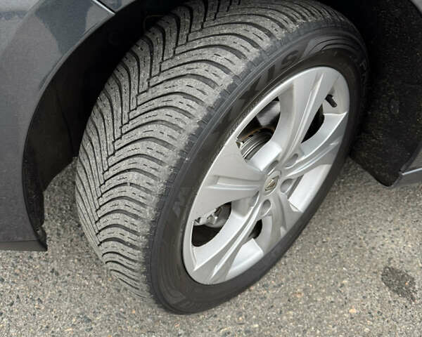 Серый Рено Сценик, объемом двигателя 1.6 л и пробегом 210 тыс. км за 7500 $, фото 18 на Automoto.ua