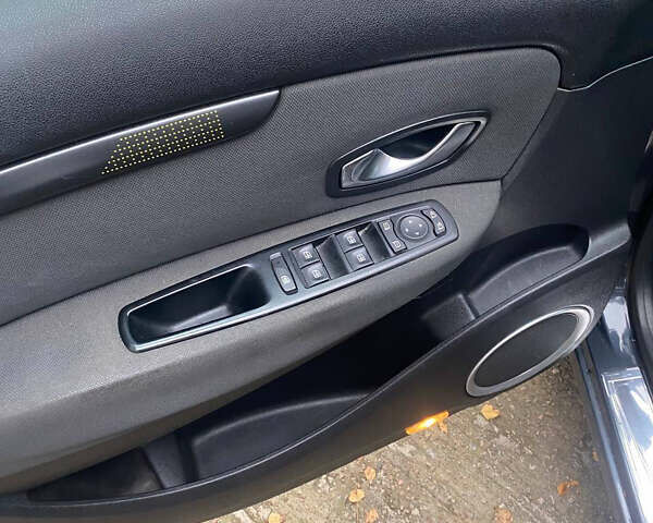 Сірий Рено Сценік, об'ємом двигуна 1.9 л та пробігом 184 тис. км за 7800 $, фото 21 на Automoto.ua