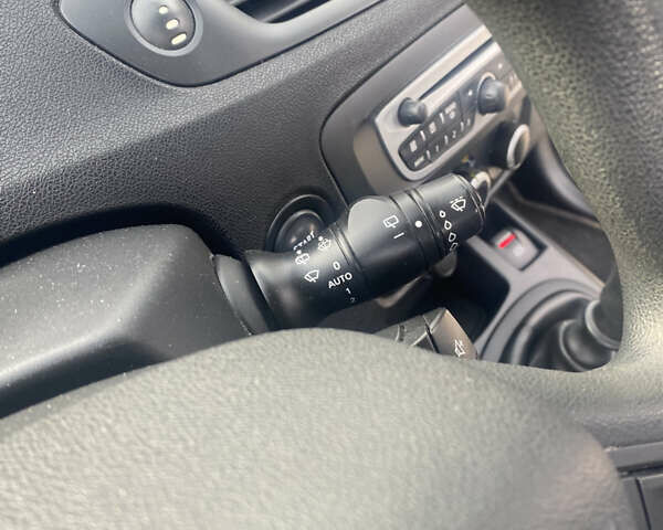 Серый Рено Сценик, объемом двигателя 1.5 л и пробегом 251 тыс. км за 6800 $, фото 16 на Automoto.ua