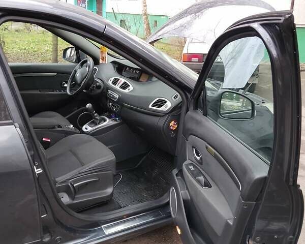 Серый Рено Сценик, объемом двигателя 1.46 л и пробегом 320 тыс. км за 6900 $, фото 1 на Automoto.ua