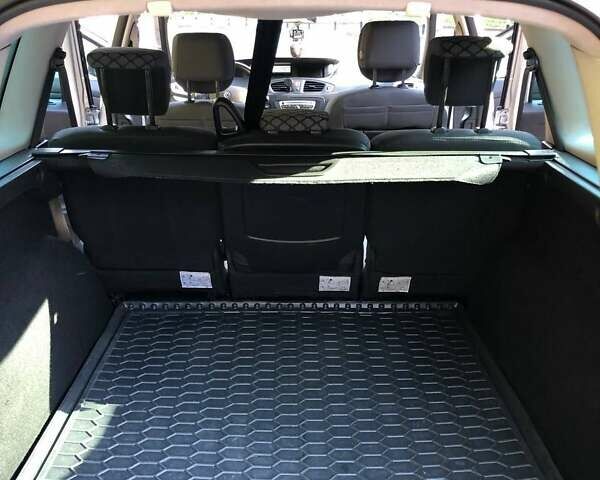 Серый Рено Сценик, объемом двигателя 1.46 л и пробегом 206 тыс. км за 7200 $, фото 9 на Automoto.ua