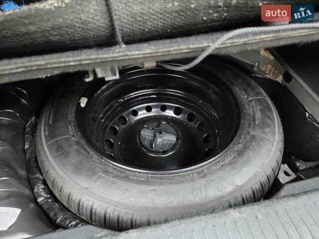 Серый Рено Сценик, объемом двигателя 1.5 л и пробегом 145 тыс. км за 8100 $, фото 11 на Automoto.ua