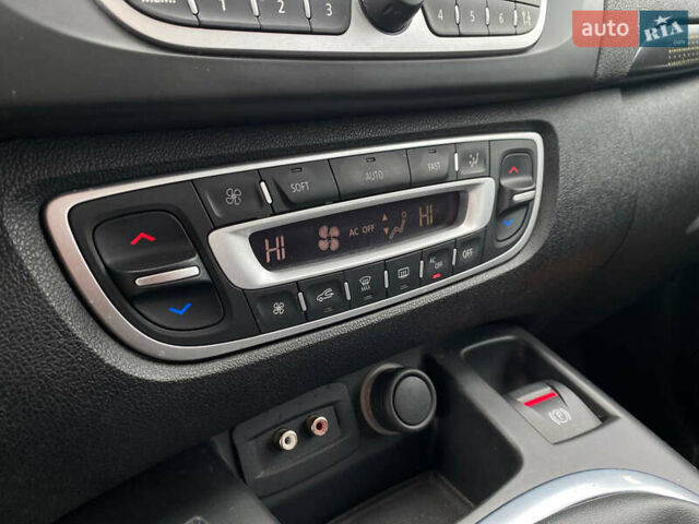 Серый Рено Сценик, объемом двигателя 1.87 л и пробегом 280 тыс. км за 7200 $, фото 17 на Automoto.ua