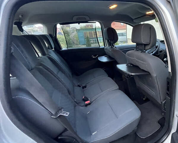 Рено Сценик 2010 в Ровно на Automoto.ua Серый Рено Сценик, объемом двигателя 1.4 л и пробегом 164 тыс. км за 5500 $, фото 16 на Automoto.ua