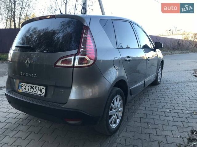 Рено Сценік 2010 у Хмельницькому на Automoto.ua Сірий Рено Сценік, об'ємом двигуна 1.9 л та пробігом 320 тис. км за 5399 $, фото 5 на Automoto.ua