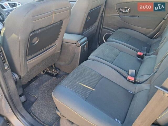 Серый Рено Сценик, объемом двигателя 1.9 л и пробегом 220 тыс. км за 6500 $, фото 6 на Automoto.ua