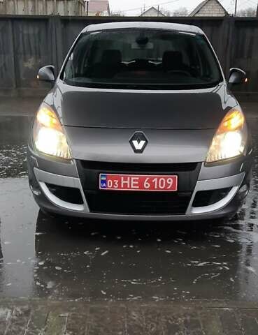 Серый Рено Сценик, объемом двигателя 2 л и пробегом 245 тыс. км за 7000 $, фото 1 на Automoto.ua
