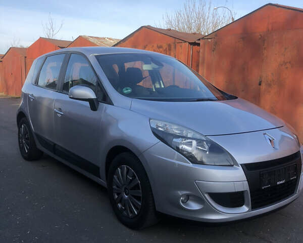 Рено Сценик 2010 в Луцке на Automoto.ua Серый Рено Сценик, объемом двигателя 0 л и пробегом 186 тыс. км за 6199 $, фото 5 на Automoto.ua