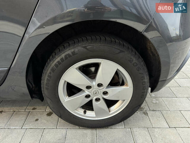 Серый Рено Сценик, объемом двигателя 1.5 л и пробегом 239 тыс. км за 6850 $, фото 10 на Automoto.ua