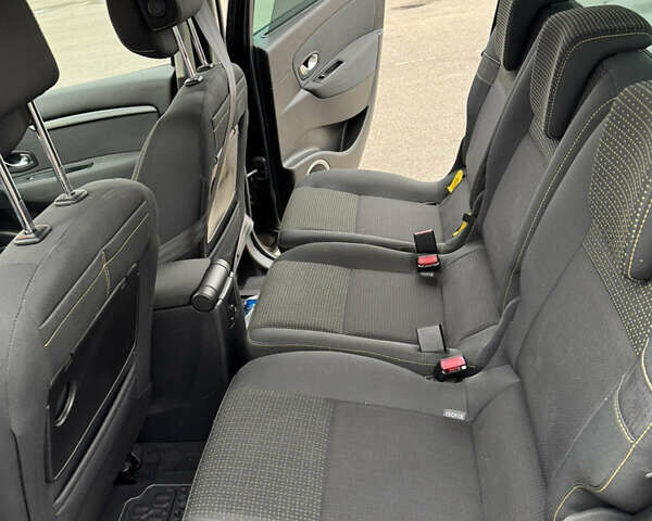 Серый Рено Сценик, объемом двигателя 1.6 л и пробегом 210 тыс. км за 7500 $, фото 35 на Automoto.ua