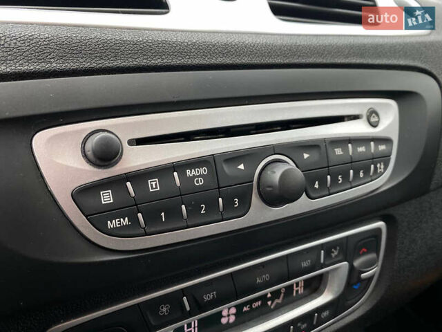 Серый Рено Сценик, объемом двигателя 1.87 л и пробегом 280 тыс. км за 7200 $, фото 16 на Automoto.ua