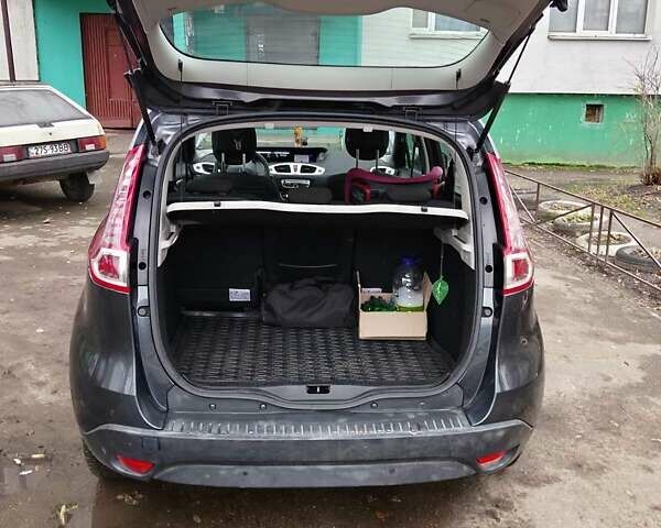 Серый Рено Сценик, объемом двигателя 1.46 л и пробегом 320 тыс. км за 6900 $, фото 11 на Automoto.ua