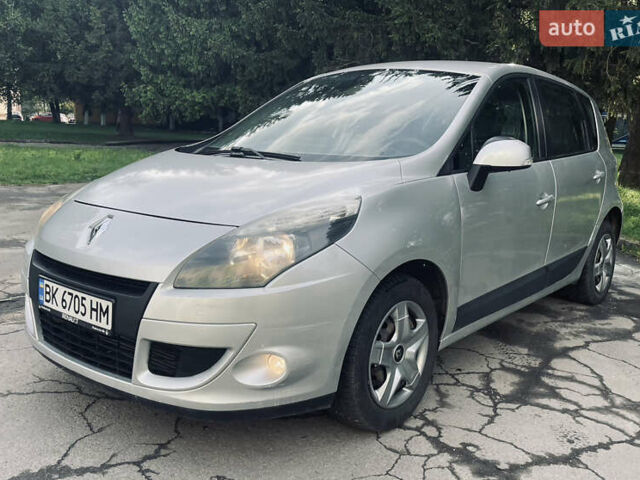 Рено Сценик 2010 в Ровно на Automoto.ua Серый Рено Сценик, объемом двигателя 1.4 л и пробегом 164 тыс. км за 5500 $, фото 3 на Automoto.ua