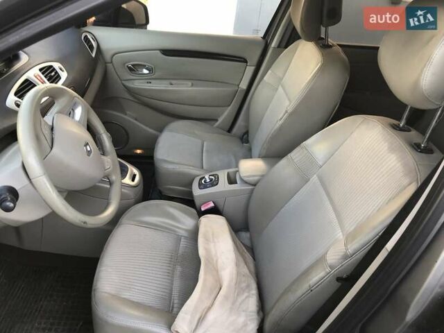 Рено Сценік 2010 у Хмельницькому на Automoto.ua Сірий Рено Сценік, об'ємом двигуна 1.9 л та пробігом 320 тис. км за 5399 $, фото 1 на Automoto.ua