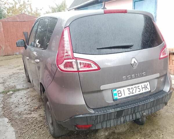 Рено Сценик 2010 в Полтаве на Automoto.ua Серый Рено Сценик, объемом двигателя 1.5 л и пробегом 204 тыс. км за 6500 $, фото 3 на Automoto.ua