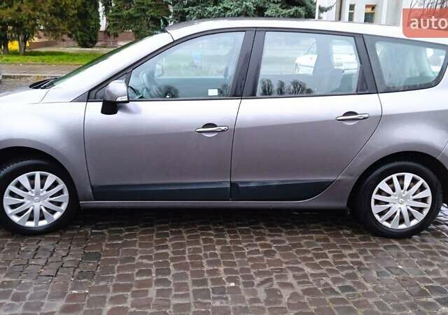 Сірий Рено Сценік, об'ємом двигуна 1.5 л та пробігом 289 тис. км за 6100 $, фото 1 на Automoto.ua