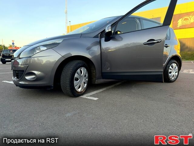 Серый Рено Сценик, объемом двигателя 1.6 л и пробегом 257 тыс. км за 6700 $, фото 9 на Automoto.ua