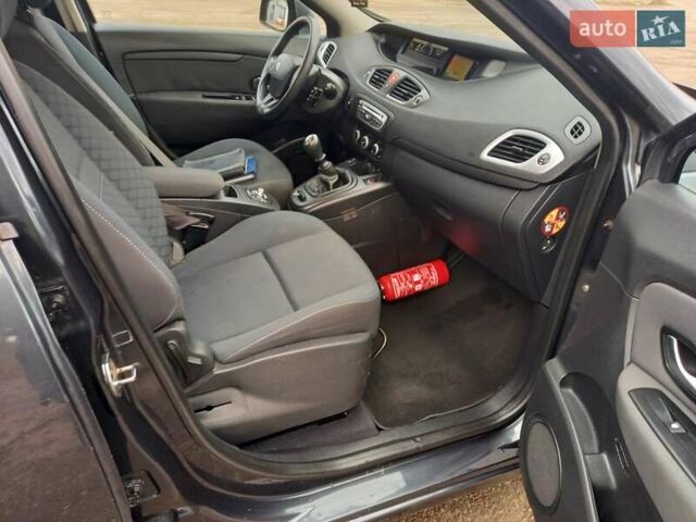 Серый Рено Сценик, объемом двигателя 1.46 л и пробегом 250 тыс. км за 5999 $, фото 35 на Automoto.ua