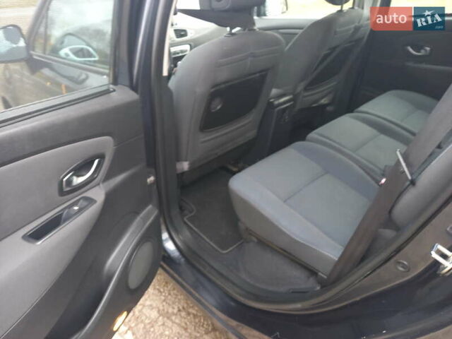 Серый Рено Сценик, объемом двигателя 1.46 л и пробегом 250 тыс. км за 5999 $, фото 25 на Automoto.ua