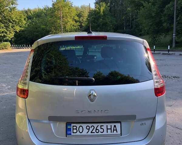 Серый Рено Сценик, объемом двигателя 1.46 л и пробегом 206 тыс. км за 7200 $, фото 4 на Automoto.ua