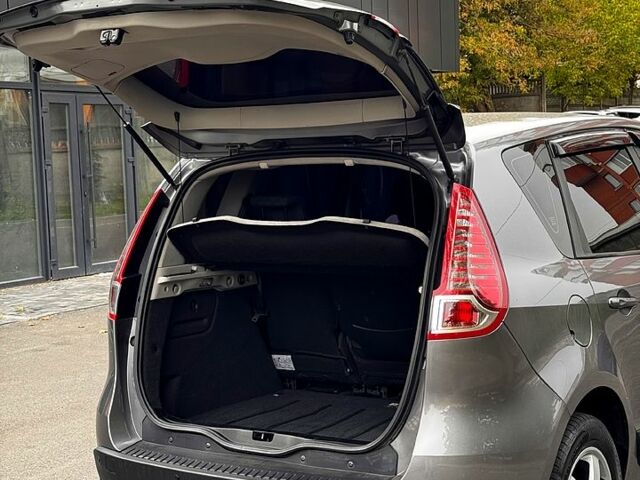 Сірий Рено Сценік, об'ємом двигуна 1.5 л та пробігом 240 тис. км за 7500 $, фото 7 на Automoto.ua