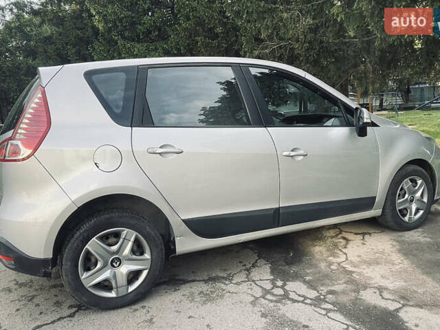 Рено Сценик 2010 в Ровно на Automoto.ua Серый Рено Сценик, объемом двигателя 1.4 л и пробегом 164 тыс. км за 5500 $, фото 8 на Automoto.ua